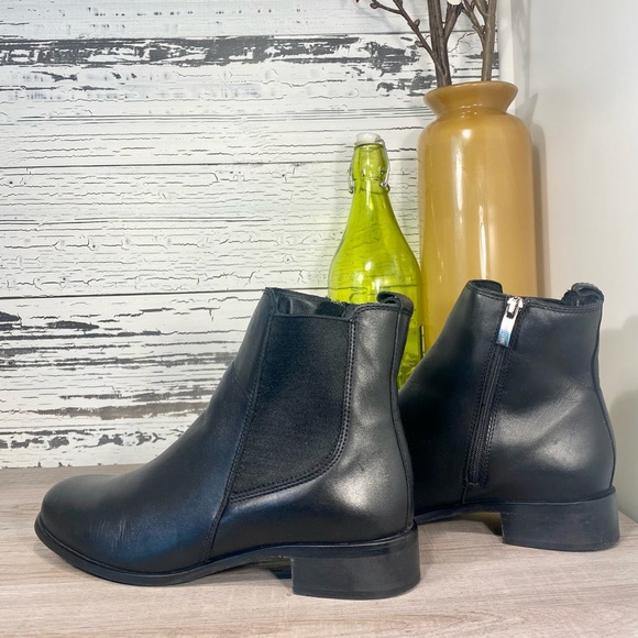 La CANADIENNE Black Leather Booties - Picture 7 of 15